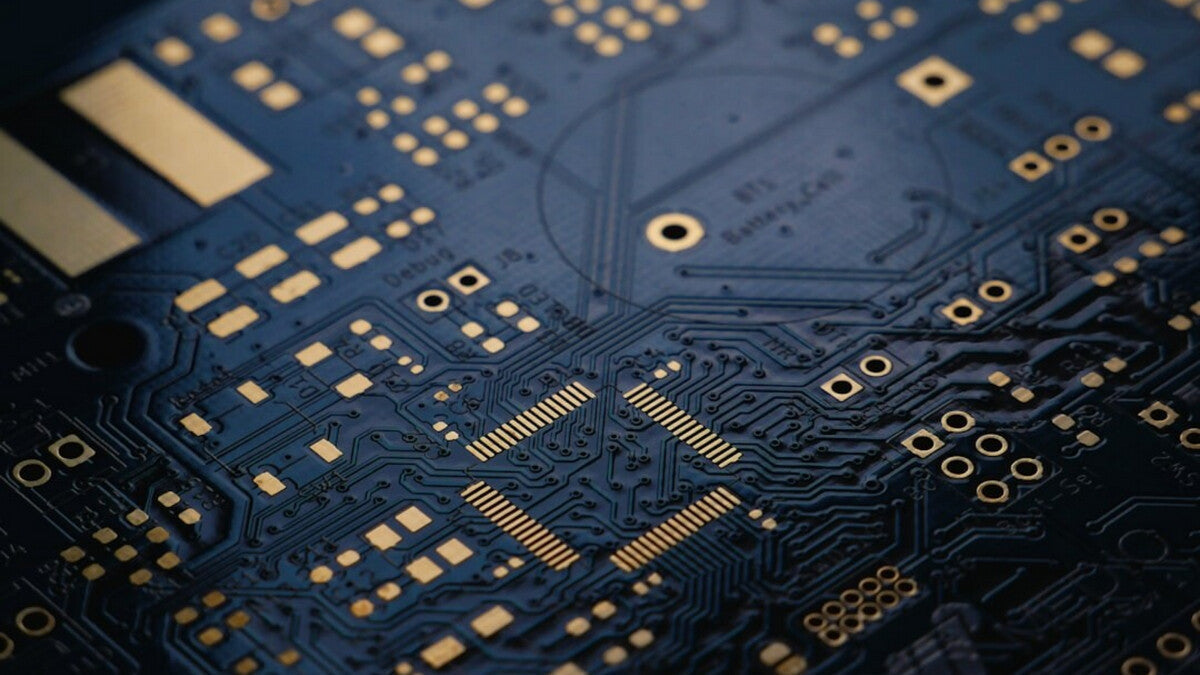 Profesyonel berber hassasiyeti ve uyarlanabilir motor kontrolü için tasarlanmış, AI saç kesme makineleri için akıllı PCB ve işlemci.